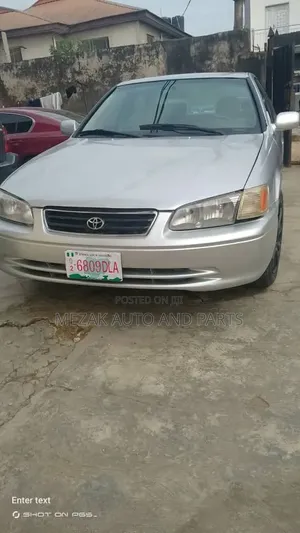 Toyota Camry 2000 Silver