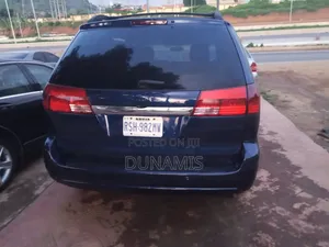 Toyota Sienna 2006 Blue
