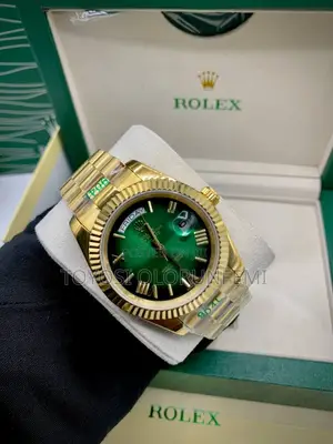 Luxury Gold Green Dial Wristwatch