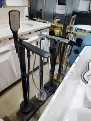Bathtub Filler Shower Mixer Tap/ Freestanding