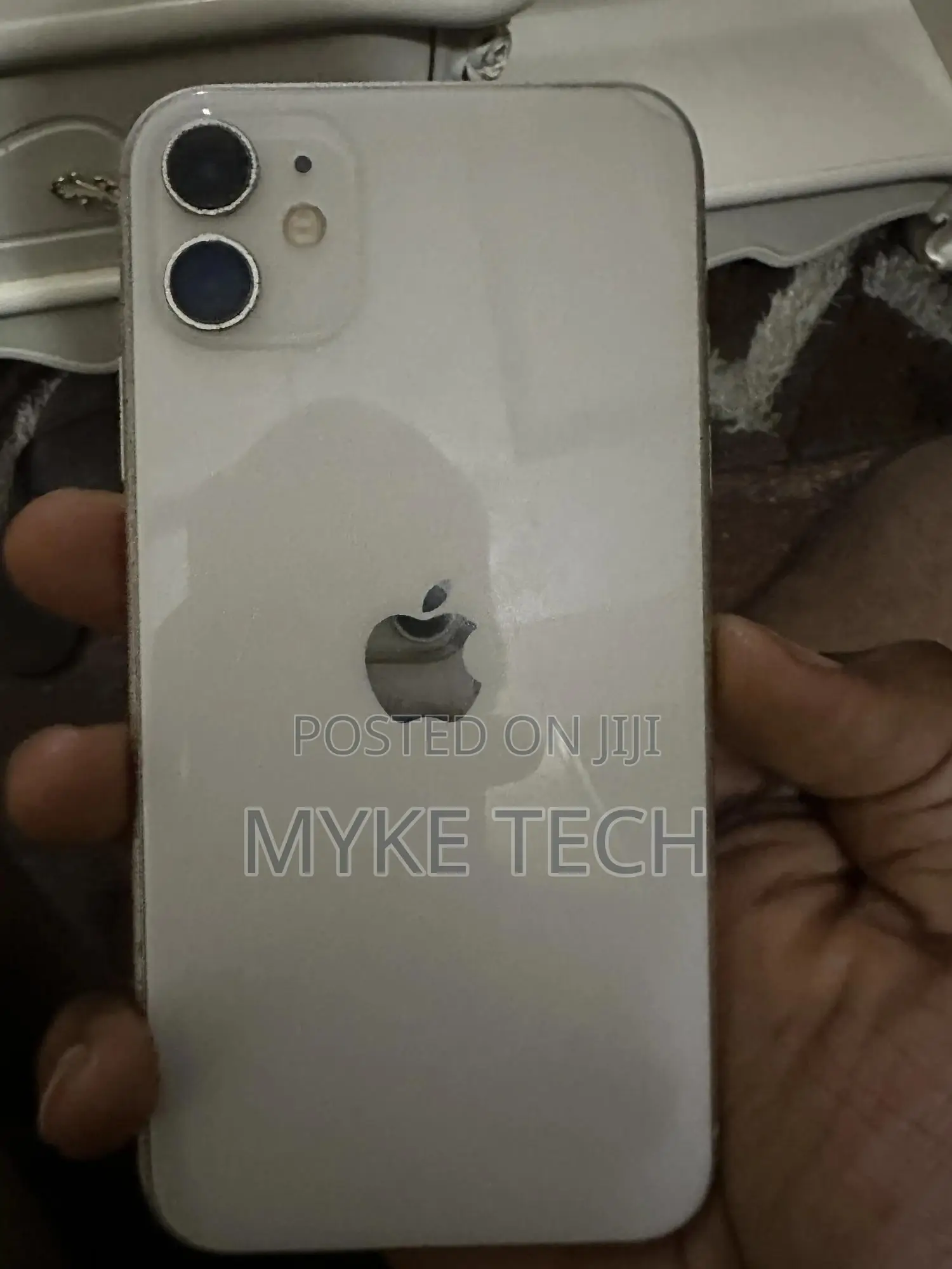 Apple iPhone 11 64 GB White