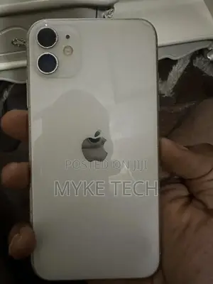Apple iPhone 11 64 GB White