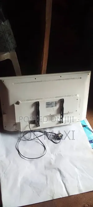 A Month Old Sharp 32inch Flat Screen TV