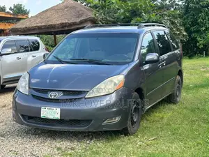 Toyota Sienna 2005 Gray
