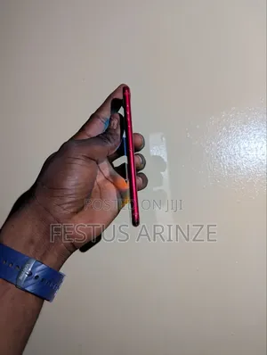 Apple iPhone SE (2022) 64 GB Red