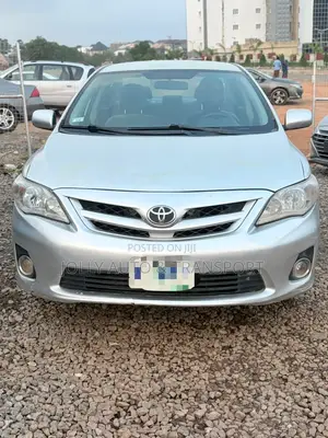 Toyota Corolla LE 4dr Sedan (1.8L 4cyl 4A) 2011 Silver