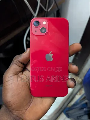 Apple iPhone 13 128 GB Red