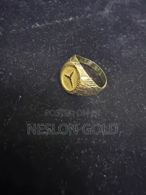 ITALY 750 Tested 18karat Gold Ring