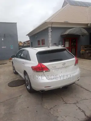 Toyota Venza Limited 2011 White