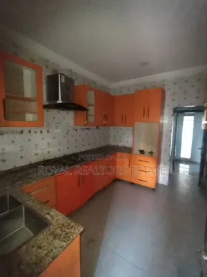 4bdrm Bungalow in Close To Apo Kabusa for rent