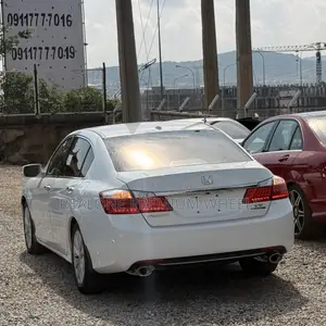 Honda Accord Touring V-6 4dr Sedan (3.5L 6cyl 6A) 2015 White