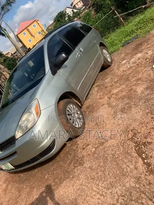 Toyota Sienna 2005 Silver