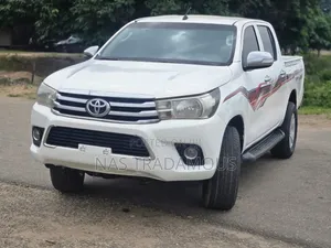 Toyota Hilux 2020 White