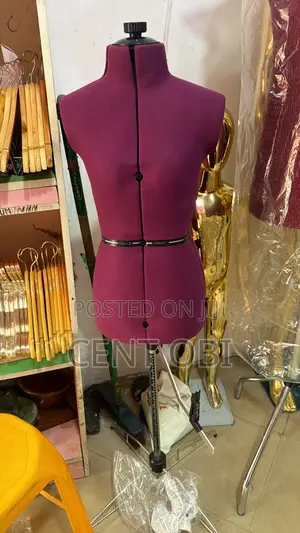 Adjustable Female Dress Form