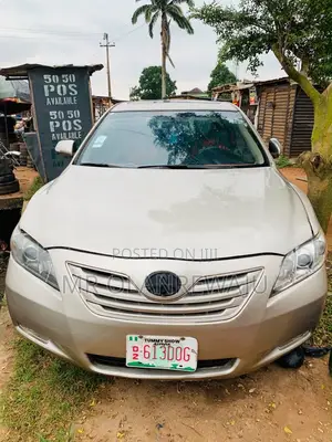 Toyota Camry 2009 Gold