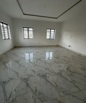 2bdrm Block of Flats in Larix Estate, Apo District for rent