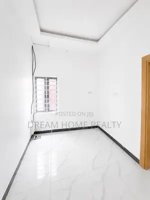 Mini Flat in Lekki Phase 2 for rent