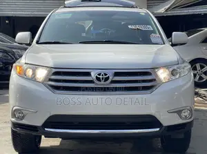 Toyota Highlander Limited 2011 White
