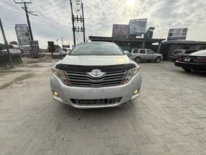 Toyota Venza AWD 2011 Silver