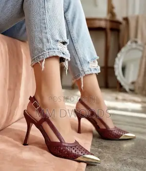 Pointed Shoes With Design