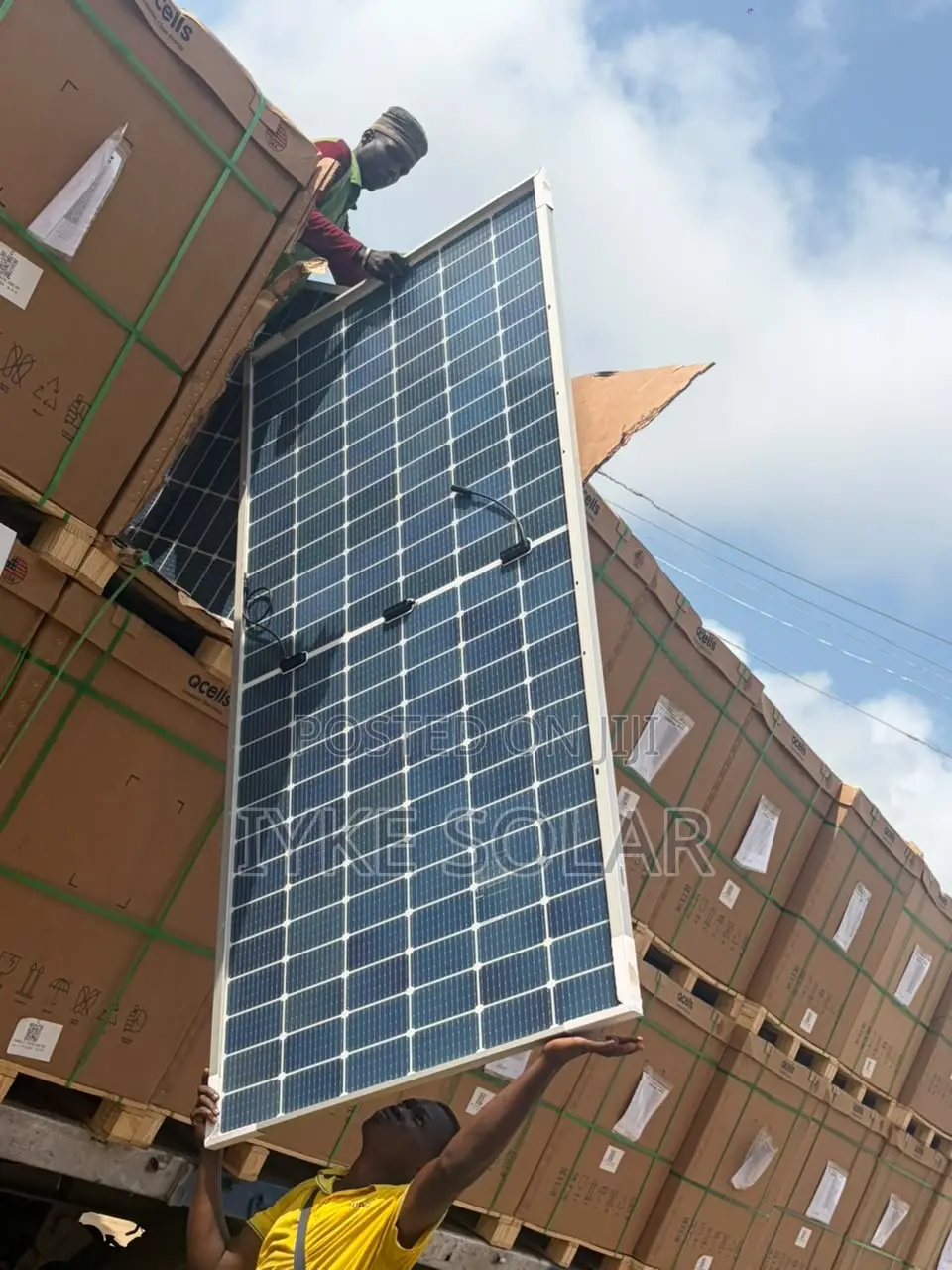700watts Jinko Solar Panel