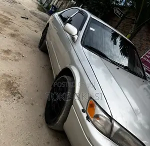 Toyota Camry 2000 Silver