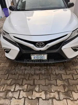 Toyota Camry XSE (2.5L 4cyl 8A) 2019 White