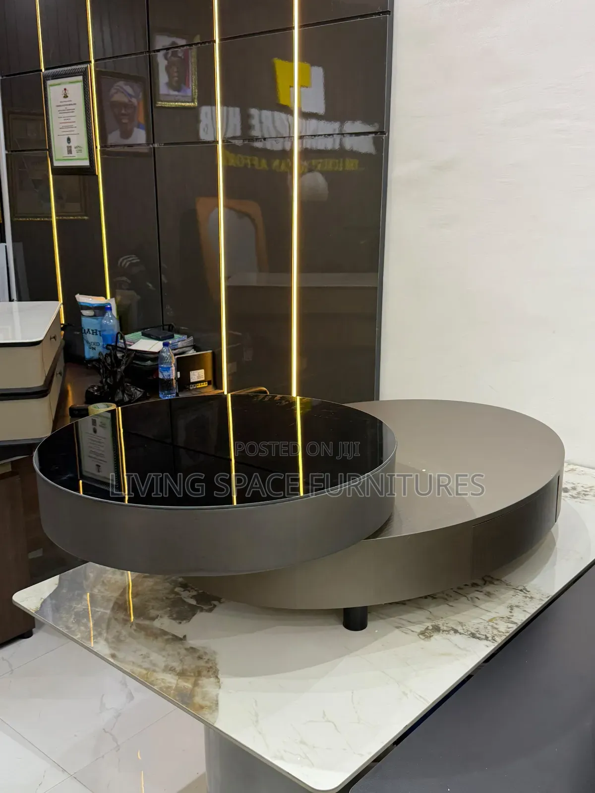 Rotating Top Center Table