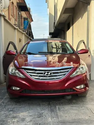 Hyundai Sonata SE Sedan FWD (2.4L 4cyl 6A) 2013 Red