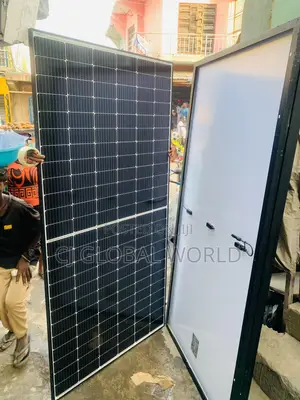 550W Jinko Solar Panel