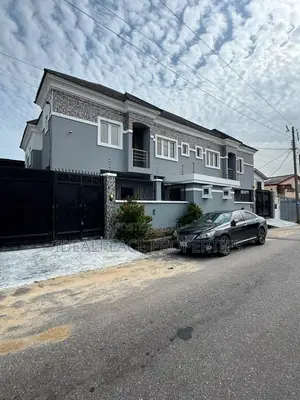 4bdrm Duplex in Surulere for sale