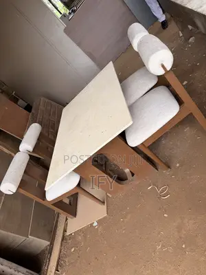 Wooden 4 Seater Dinning Set