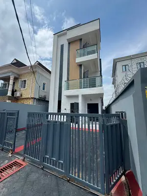3bdrm Apartment in Gbagada for sale