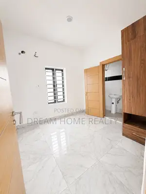 Mini Flat in Lekki Phase 2 for rent