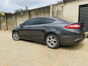 Ford Fusion SE FWD 2016 Gray