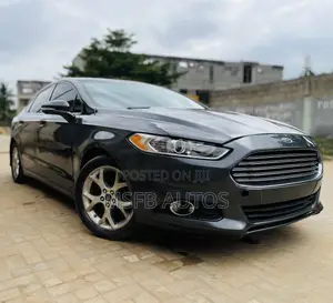 Ford Fusion SE FWD 2016 Gray