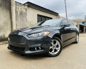 Ford Fusion SE FWD 2016 Gray