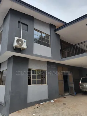 4bdrm Apartment in Oluyole Estate for rent