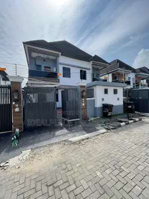 4bdrm Duplex in Chevron for sale