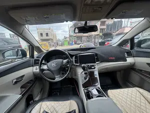 Toyota Venza XLE 2010 Gray