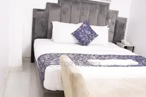 Luxury 1 Bedroom Apartment (Topaz)