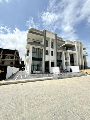5bdrm Duplex in Lekki Phase 1 for sale