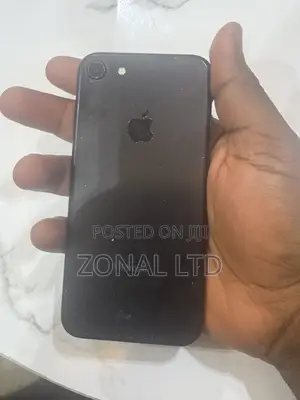 Apple iPhone 7 32 GB Black