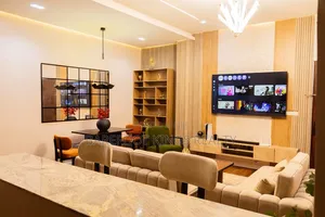 Beautiful 2 Bedroom Apartment