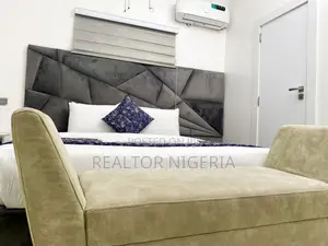 Luxury 3 Bedroom Apartment (Emerald)