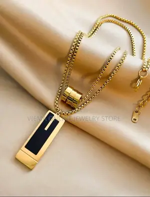 1pc Double-Layer High-End Sweater Chain With Brand Sense.