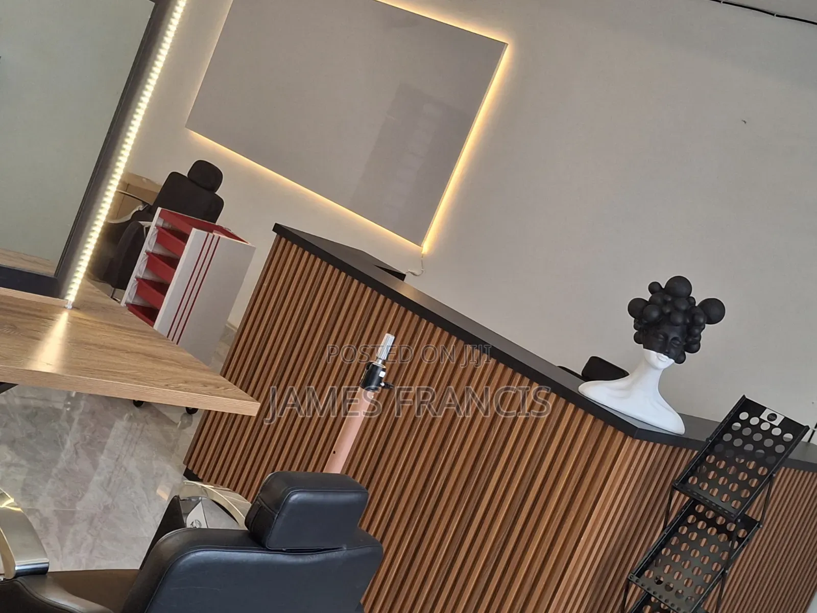 Salon Space to Let