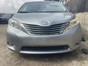 Toyota Sienna XLE 7 Passenger 2012 Silver