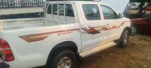 Toyota Hilux 2013 White