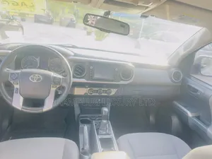 Toyota Tacoma 2017 Silver